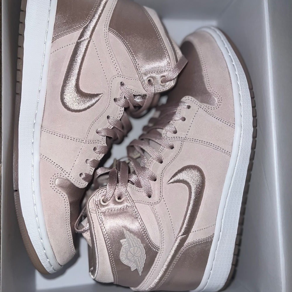 Womens Air Jordan’s Retro High SOH Silt Red/Metallic Gold